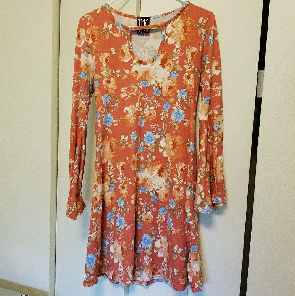 TMG New York peach flared sleeve floral dress